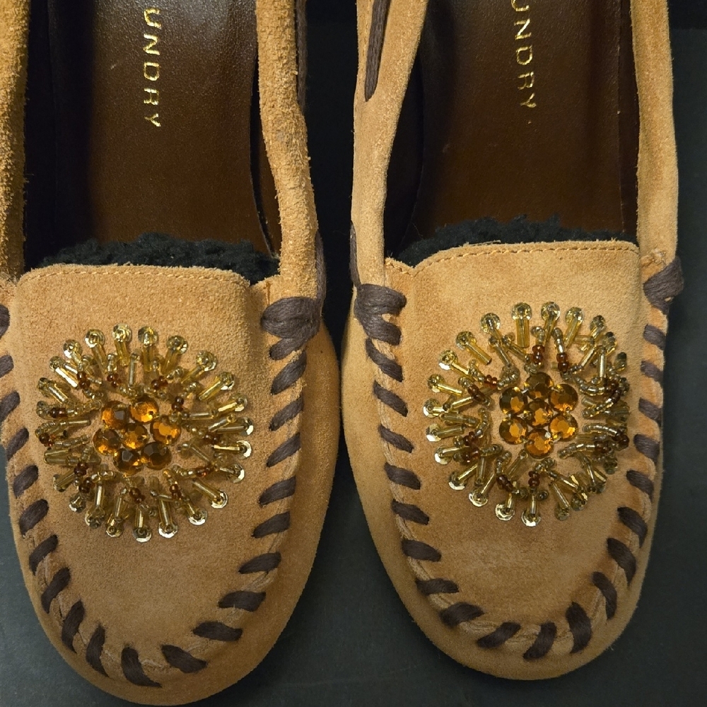Chinese Laundry Tan Heels with Gold Accents - Picture 6 of 8